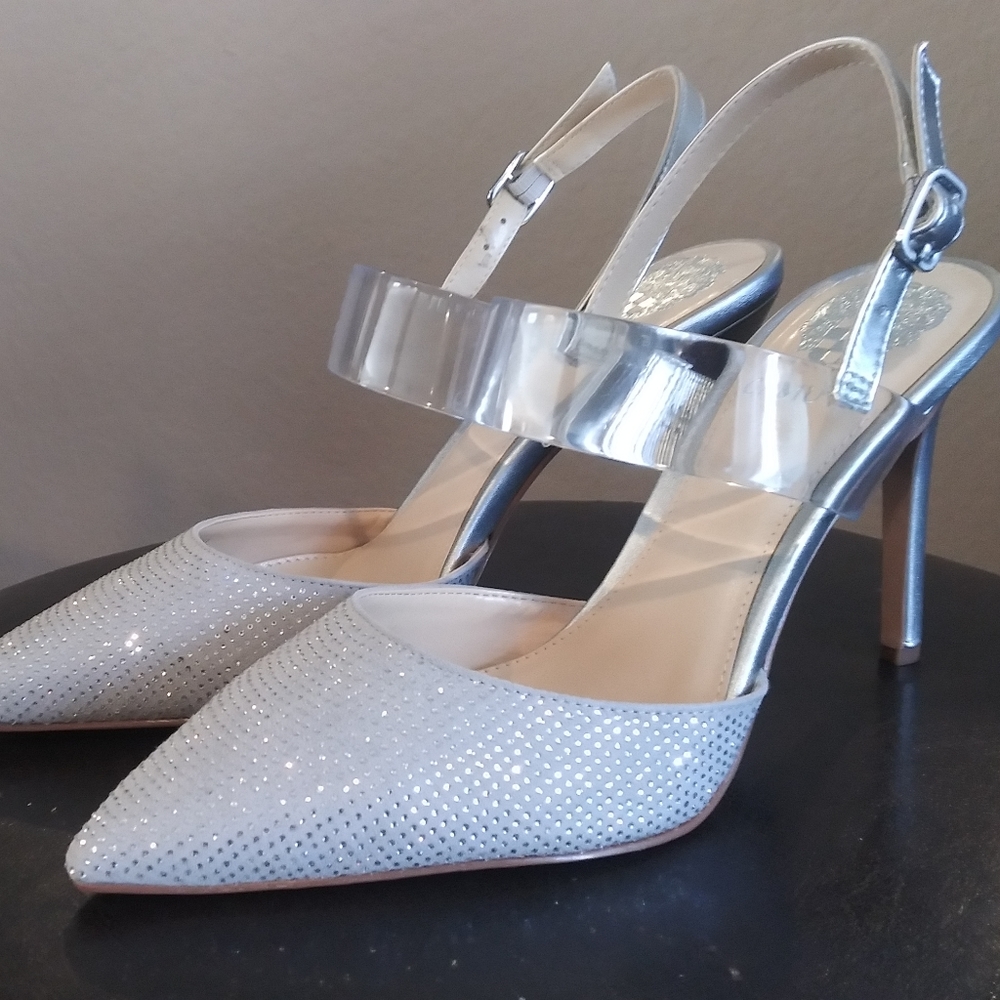 Vince camuto. Pumps - Picture 1 of 16